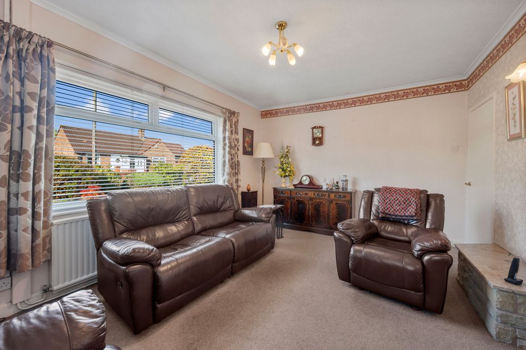 Property photo 2 of 35