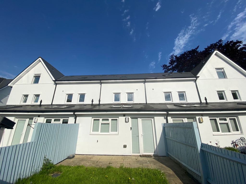 Property photo 2 of 35