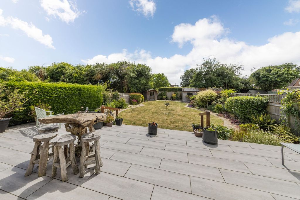 Property photo 1 of 31