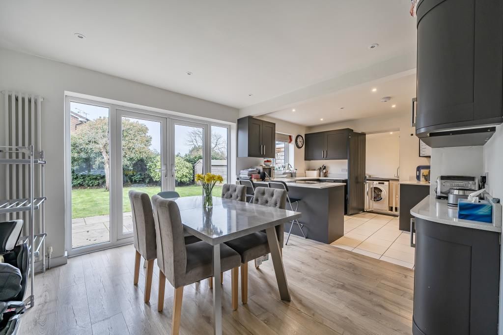 Property photo 2 of 21 Kitchen