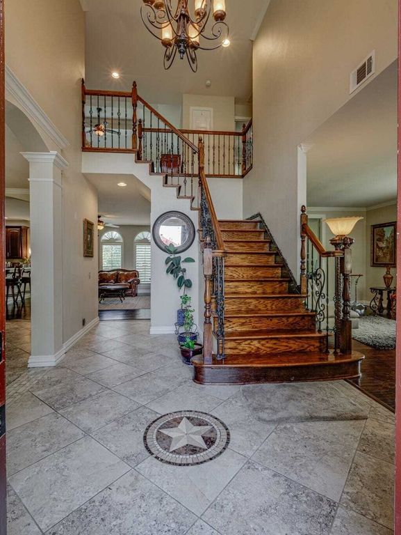 Property photo 1 of 31