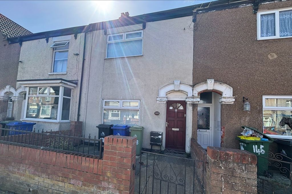 Property photo 1 of 11 Front