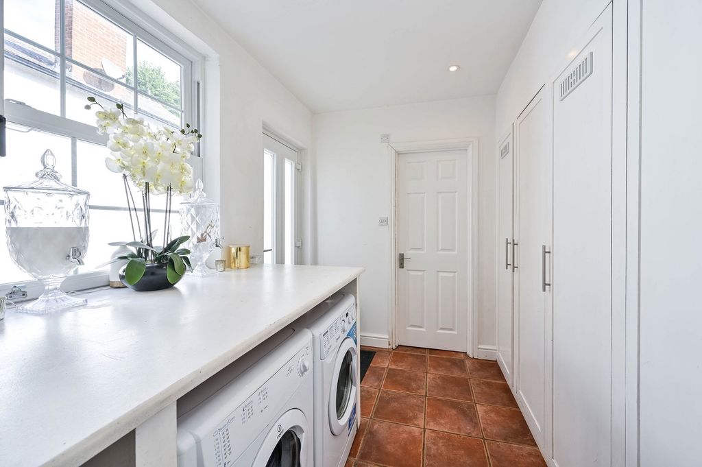 Additional image 17 of 2 bed maisonette for saleWaterden Road, Guildford GU1