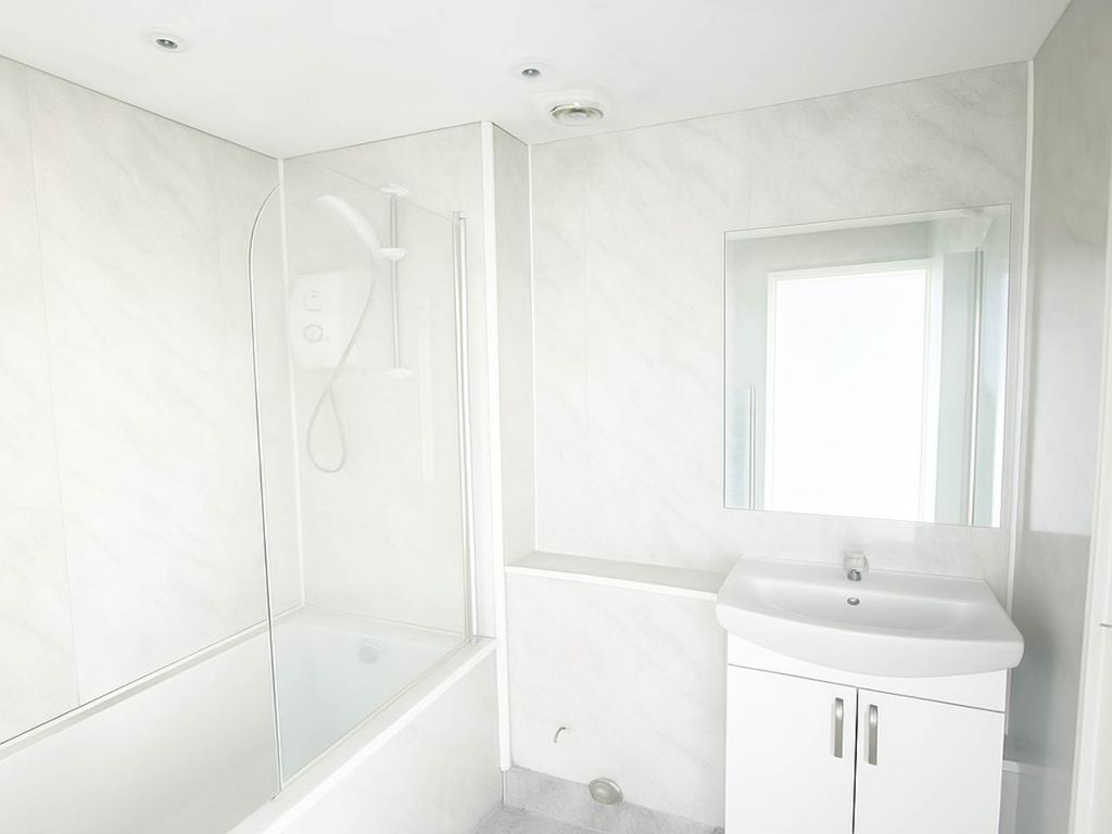 Property photo 3 of 5 Bathroom