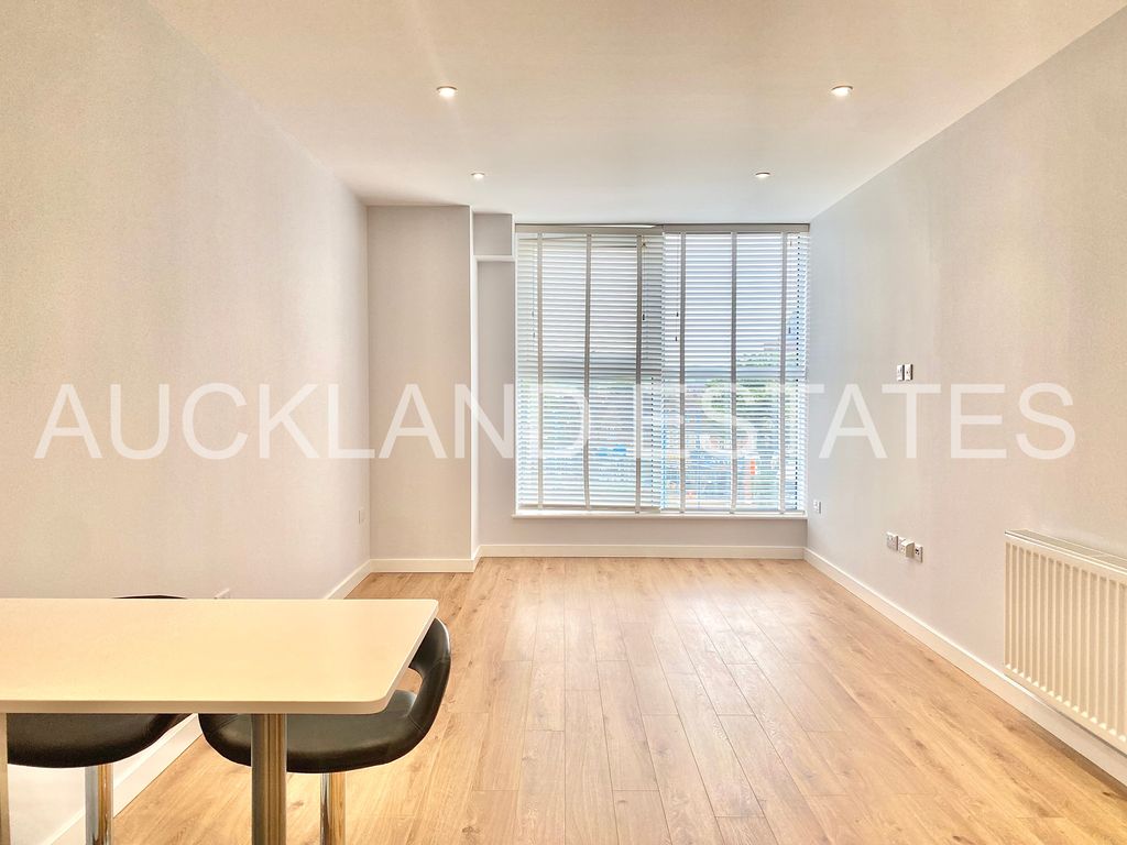 Property photo 3 of 13 Img_E3977