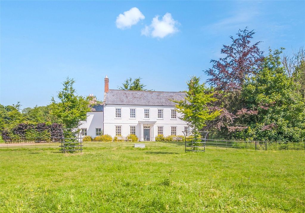Property photo 1 of 20 Saham Lodge