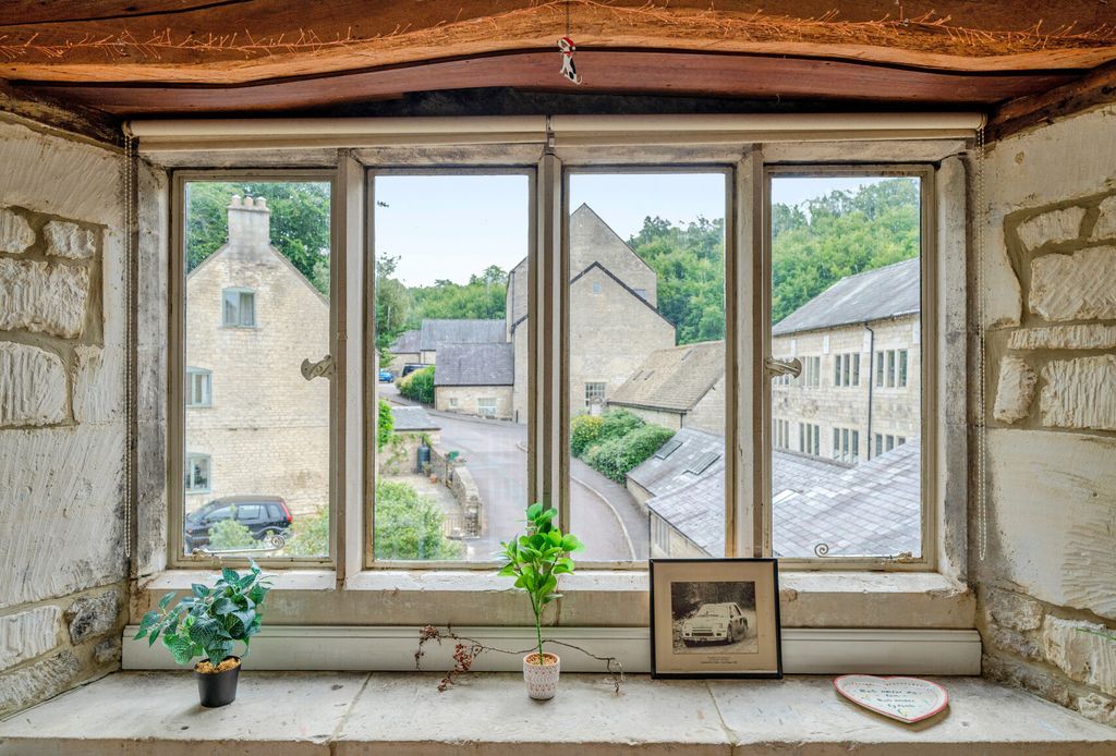 Property photo 1 of 20 1327771-7-6880B32...