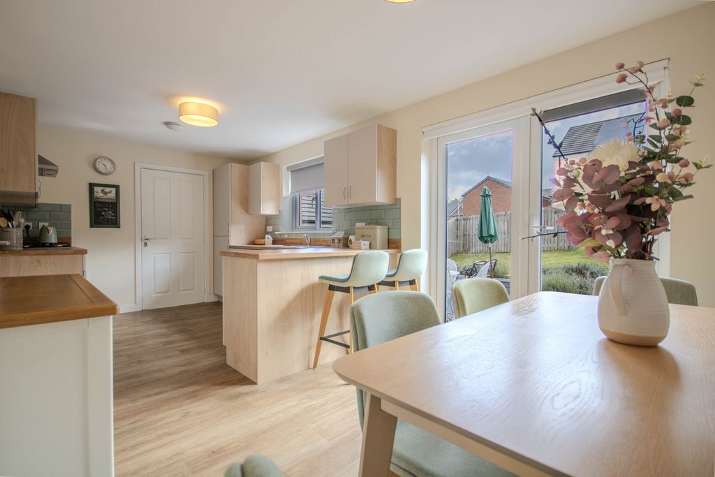 Property photo 1 of 31