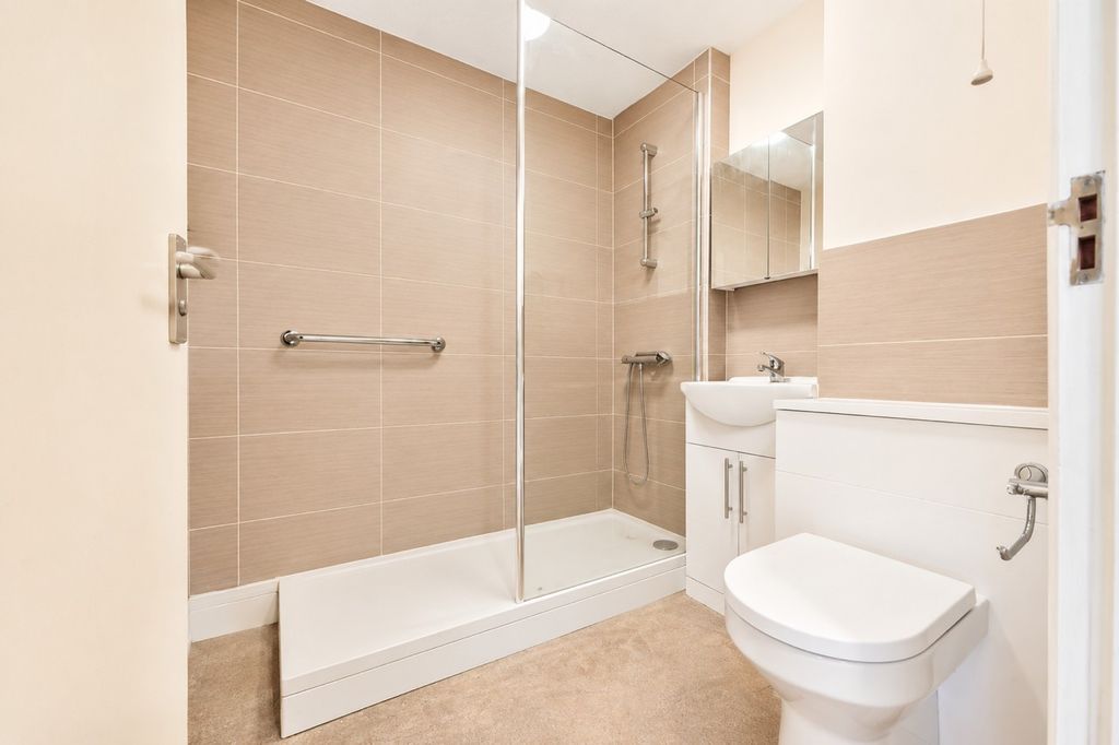 Property photo 3 of 18