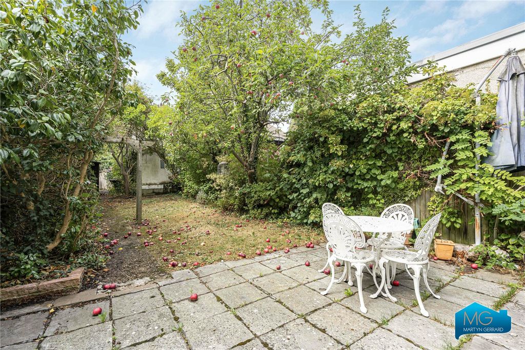 Property photo 3 of 14 Picture No. 16