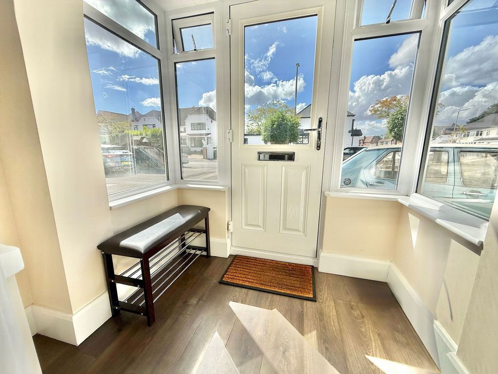 Property photo 2 of 25