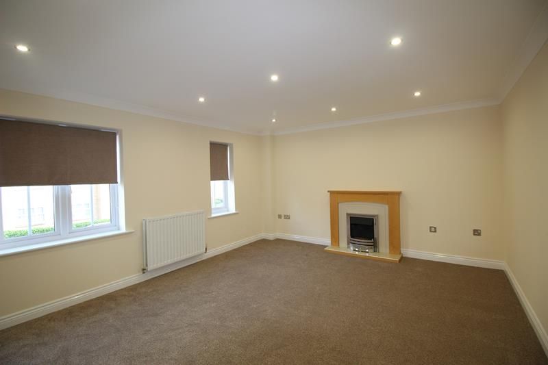 Property photo 2 of 15 Lounge