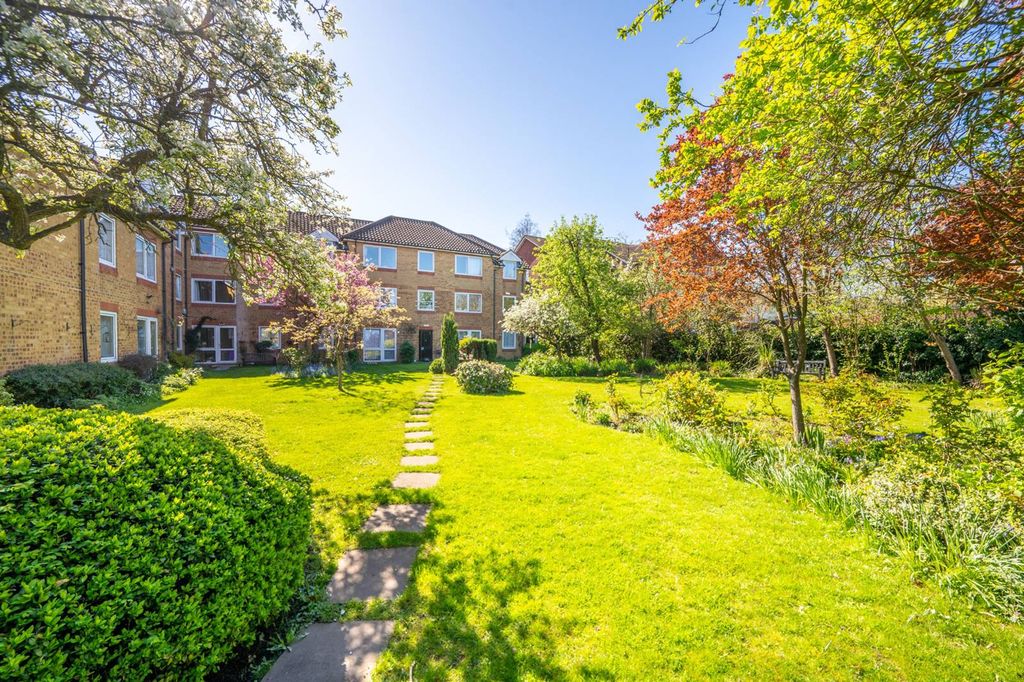 Property photo 2 of 11