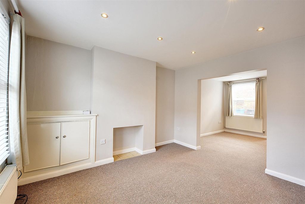 Property photo 2 of 9 3 Blind Lane Lounge.Jpg