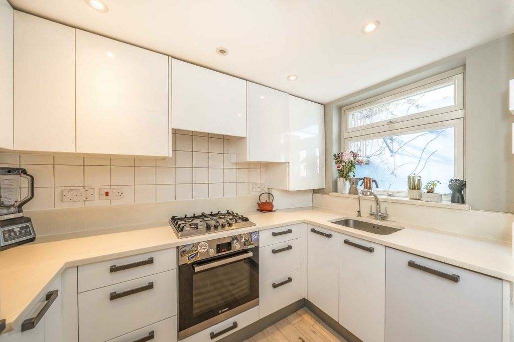 Property photo 3 of 5