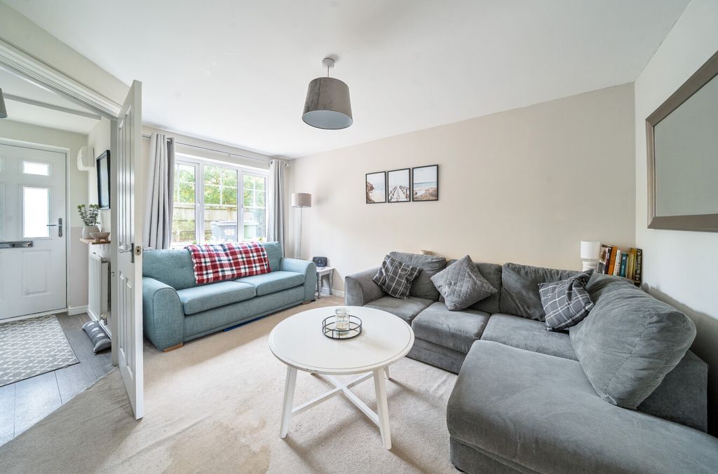 Property photo 2 of 9 1369619-20-68F20c...