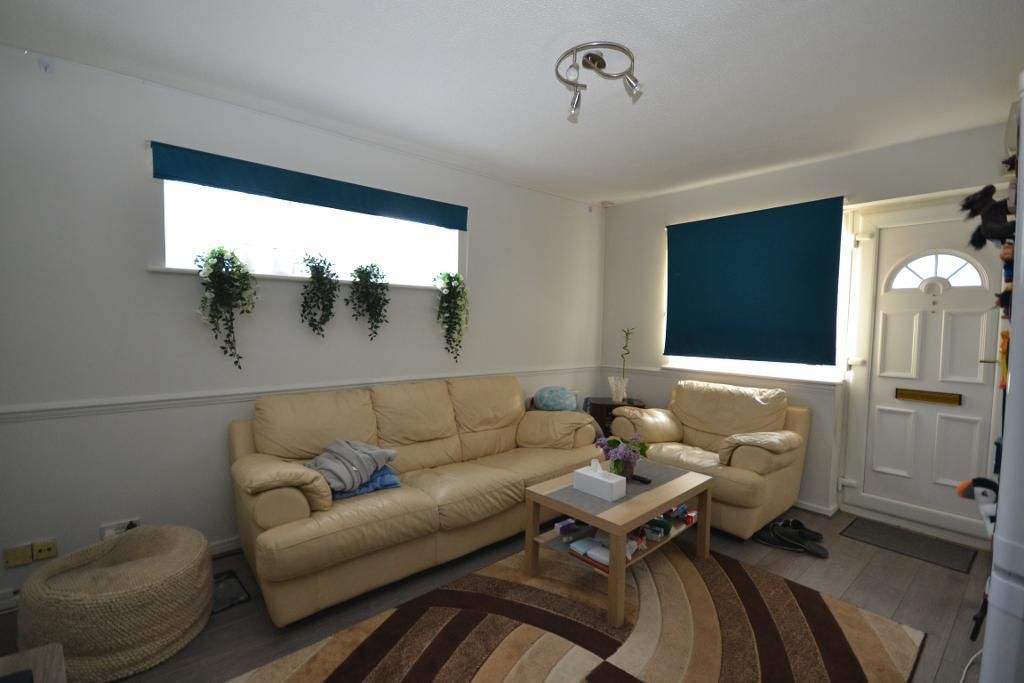 Property photo 2 of 6 Living Room