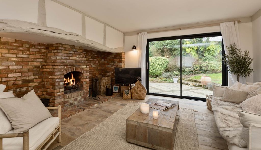 Property photo 2 of 23