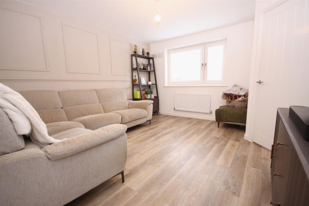 Property photo 3 of 12 Img_0096.Jpg