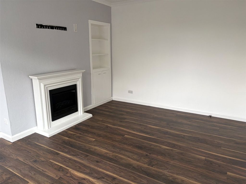 Property photo 2 of 10 Lounge