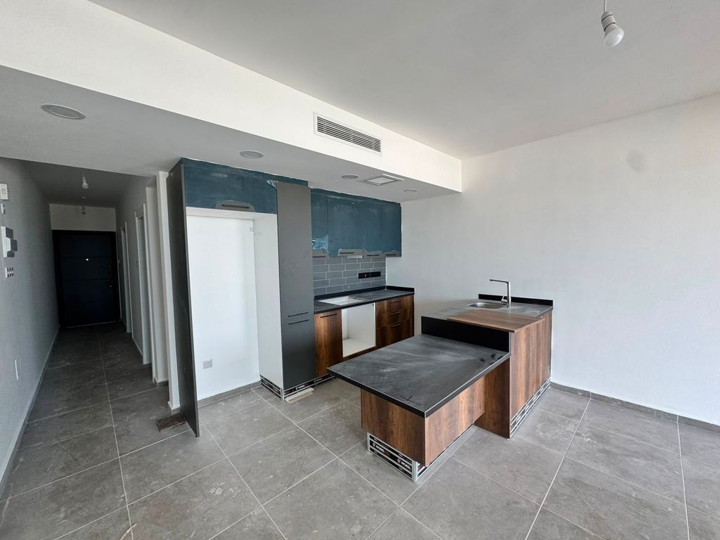 Property photo 2 of 5 Luxury 1 Bedroom Ground Floor Garden Apartment Image No 2