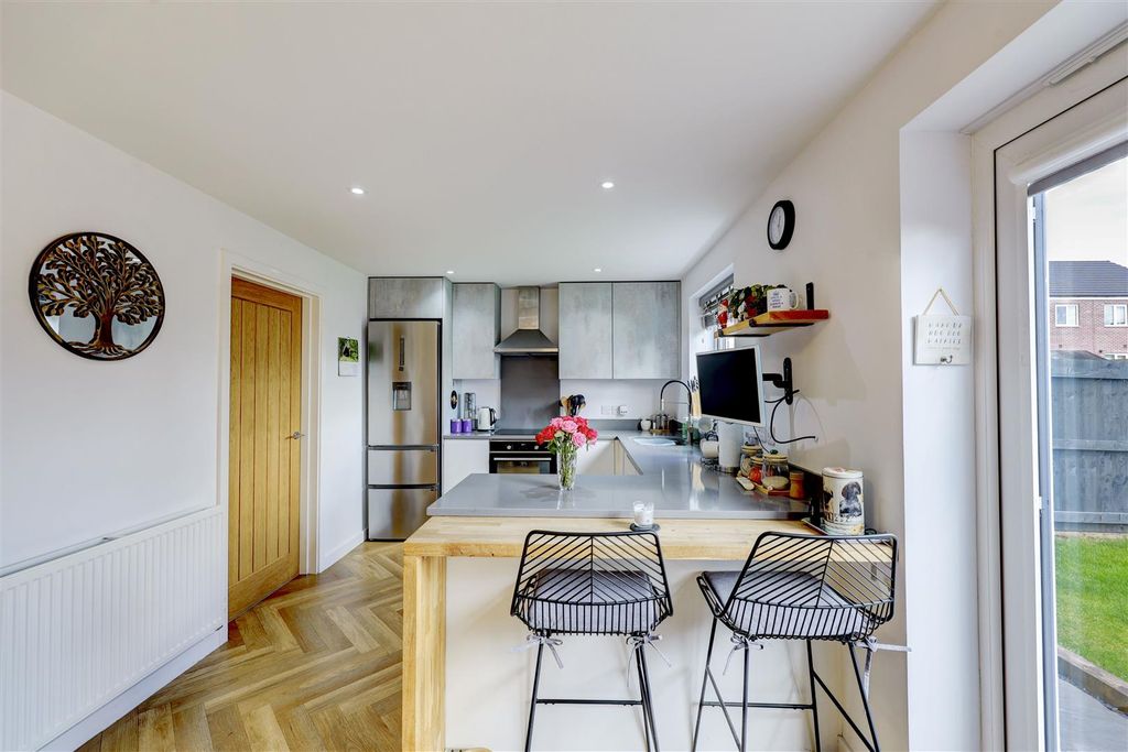 Property photo 2 of 21 Kitchen Diner