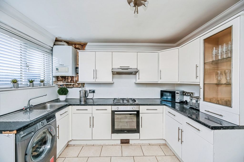 Property photo 3 of 15 Photo