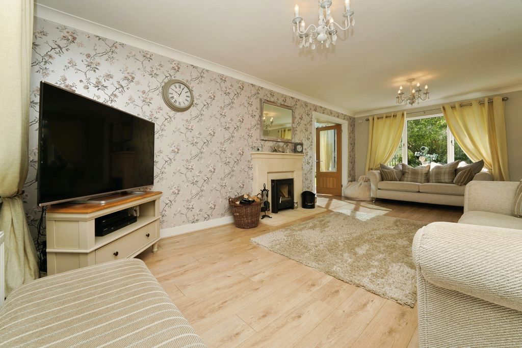 Property photo 3 of 25