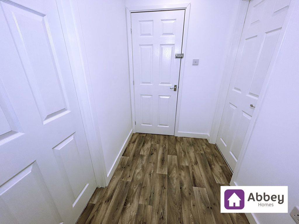 Property photo 3 of 12 Entrance Hall