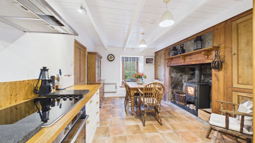 Property photo 3 of 19 Gallery