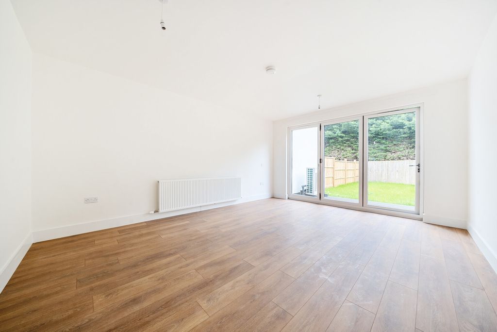 Property photo 3 of 16 1136072 (2).Jpg