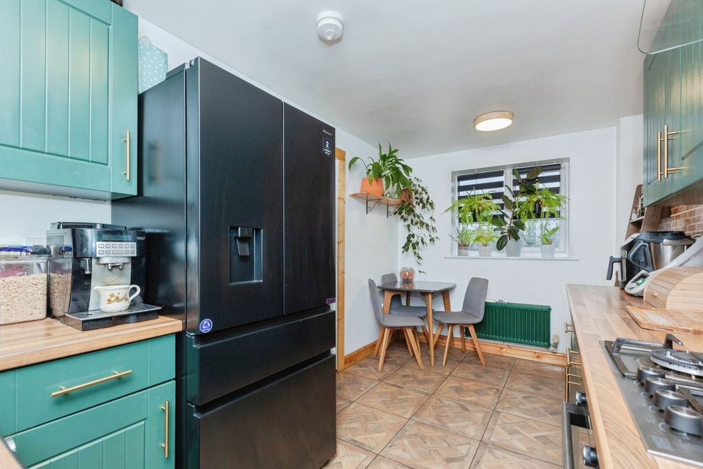 Property photo 3 of 19 Kitchen Diner