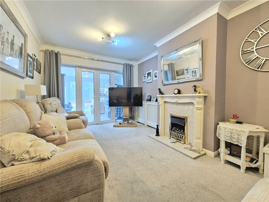 Property photo 2 of 11 Picture No. 12