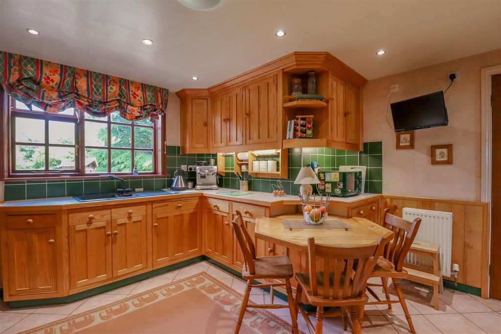 Property photo 3 of 45