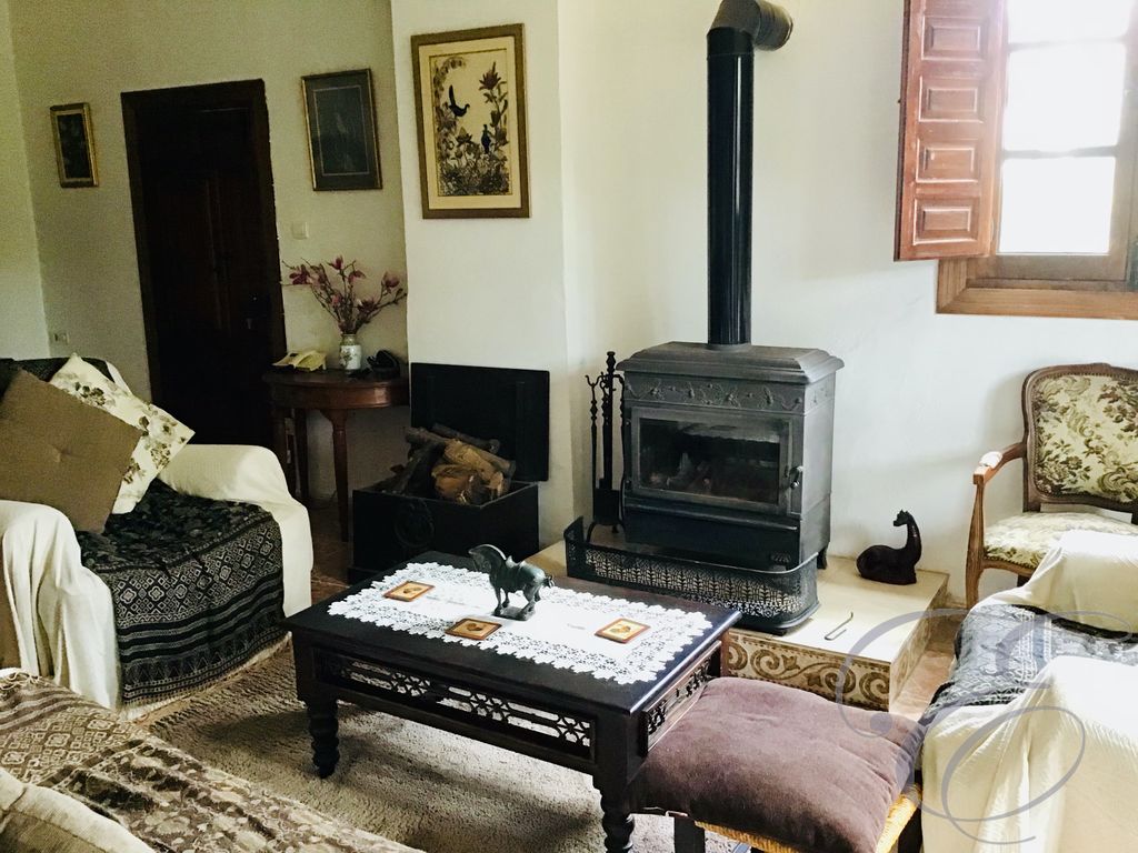 Property photo 2 of 22