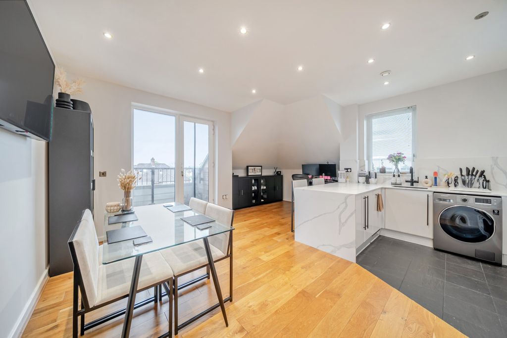 Property photo 1 of 20 1371735-7-68Fa12A...