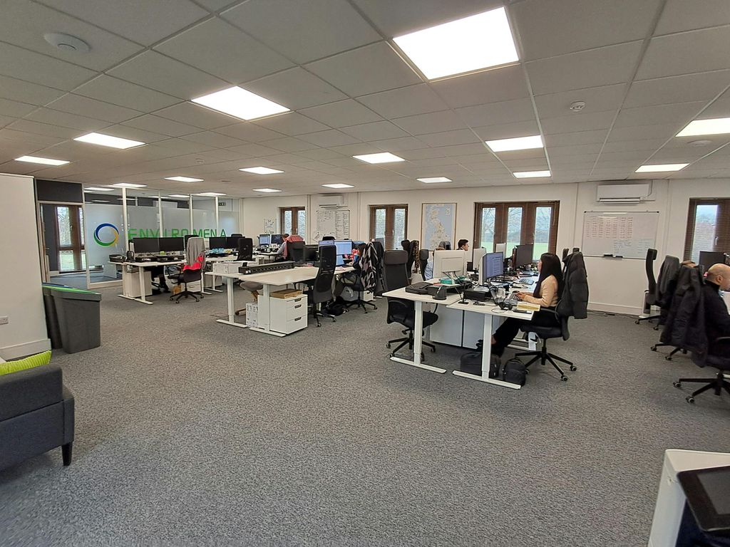 Property photo 3 of 14 1000010610.Jpg