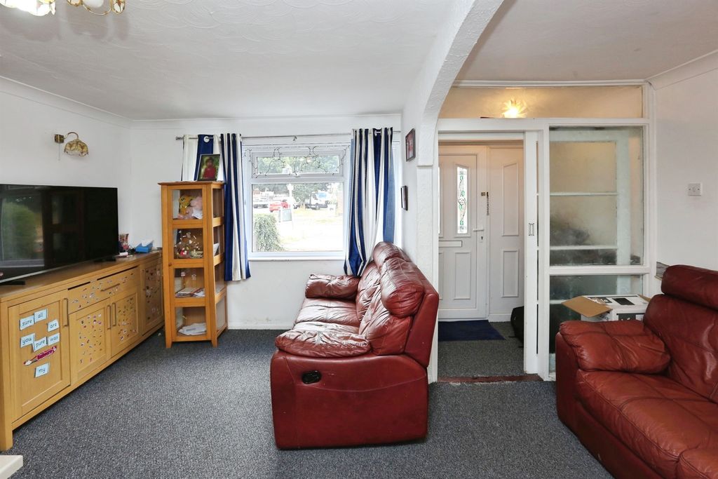 Property photo 3 of 19