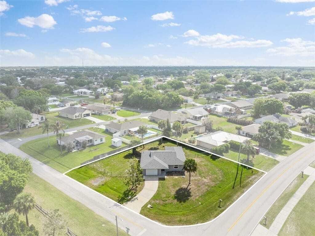 Property photo 1 of 28