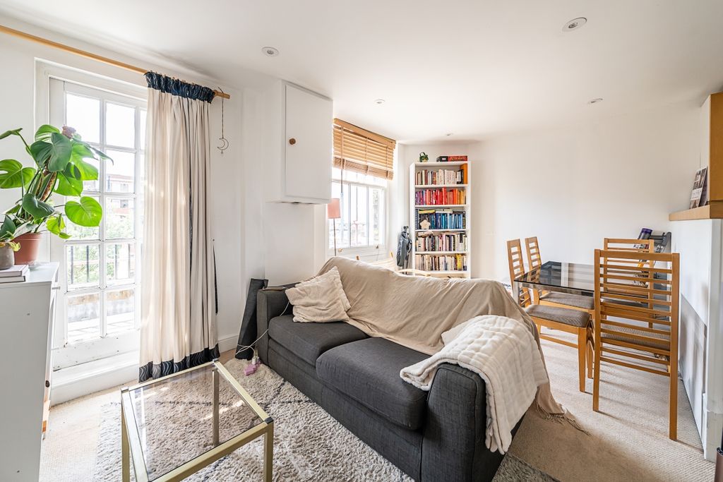 Property photo 1 of 10 12 83 St Georges ...