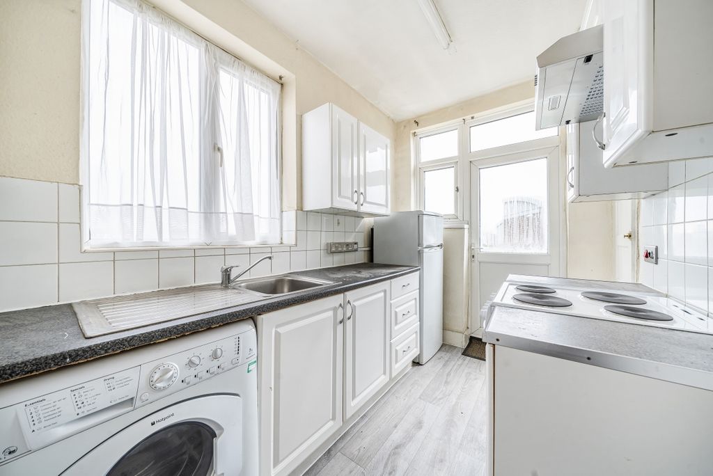 Property photo 2 of 7 1073073 (2)