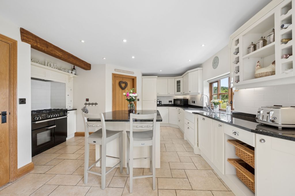 Property photo 3 of 30 Kitchen