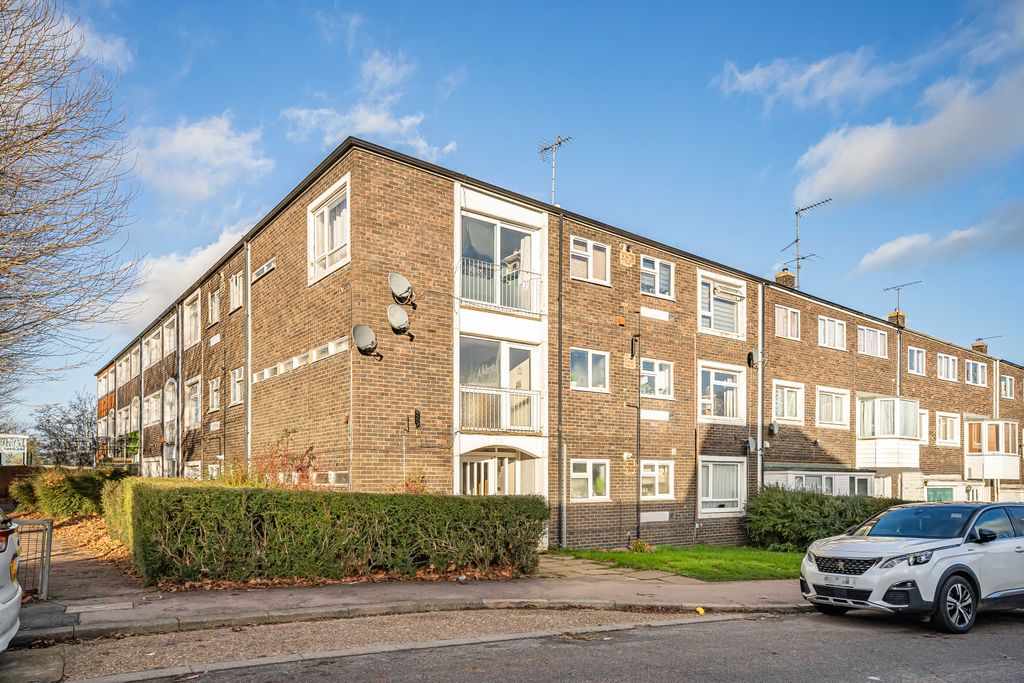 Property photo 1 of 10 Front