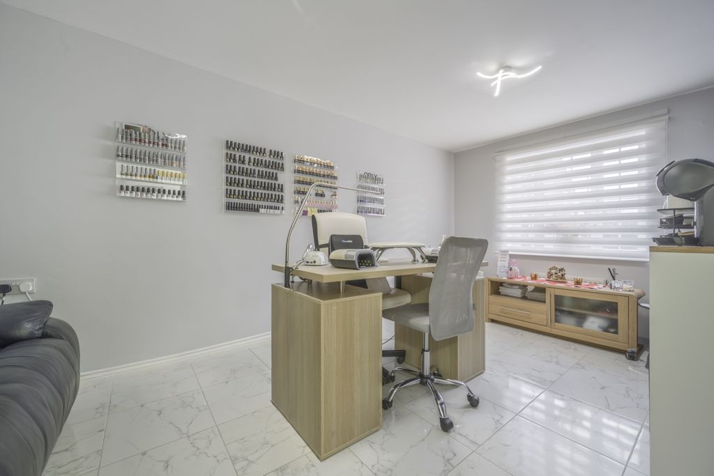 Property photo 3 of 15 Dsc_8205Hdr-Edit