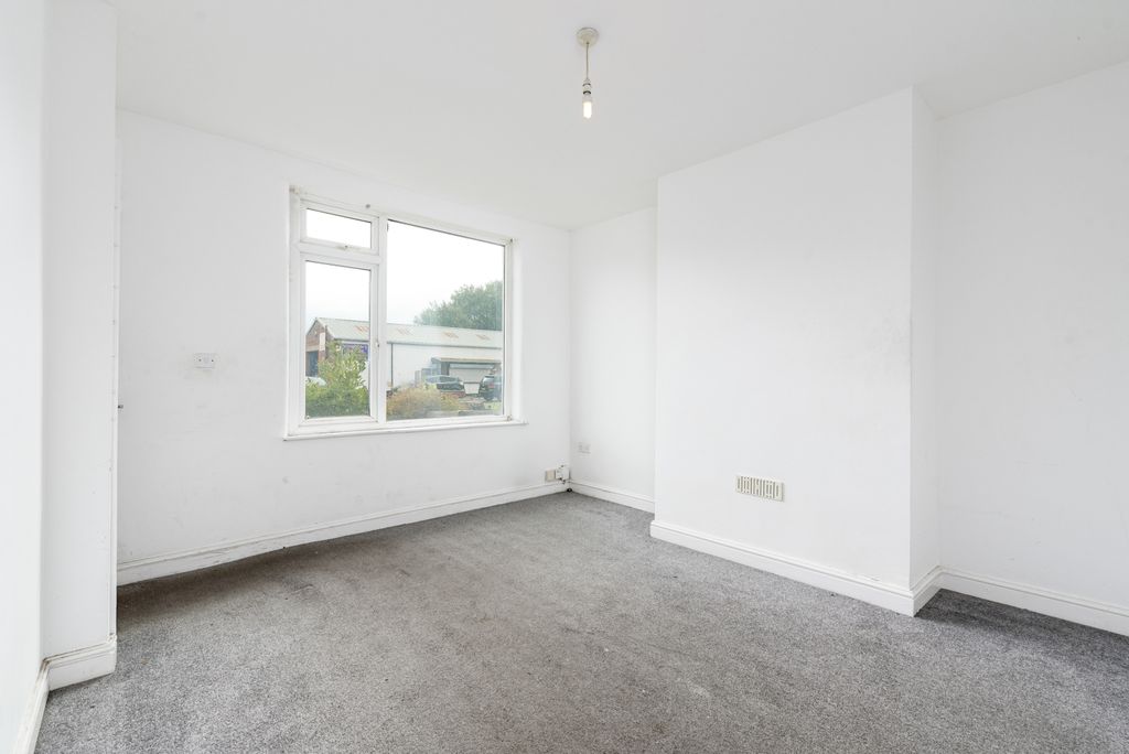 Property photo 2 of 16 Gallery