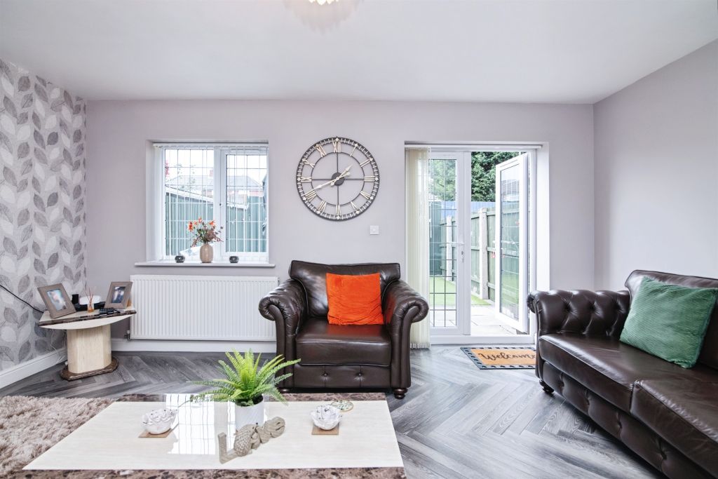 Property photo 3 of 12