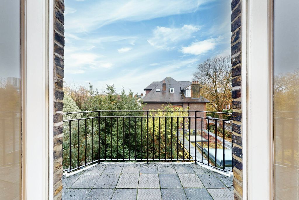 Property photo 3 of 15 Picture No. 25