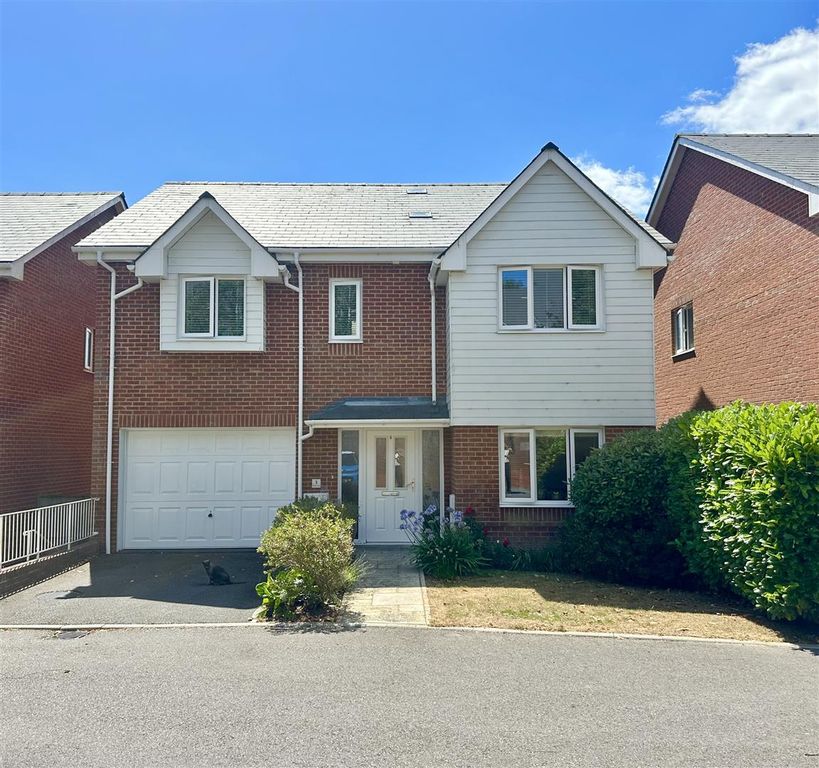 Property photo 2 of 34