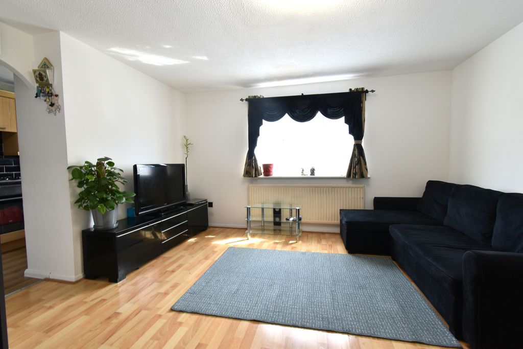 Property photo 2 of 8
