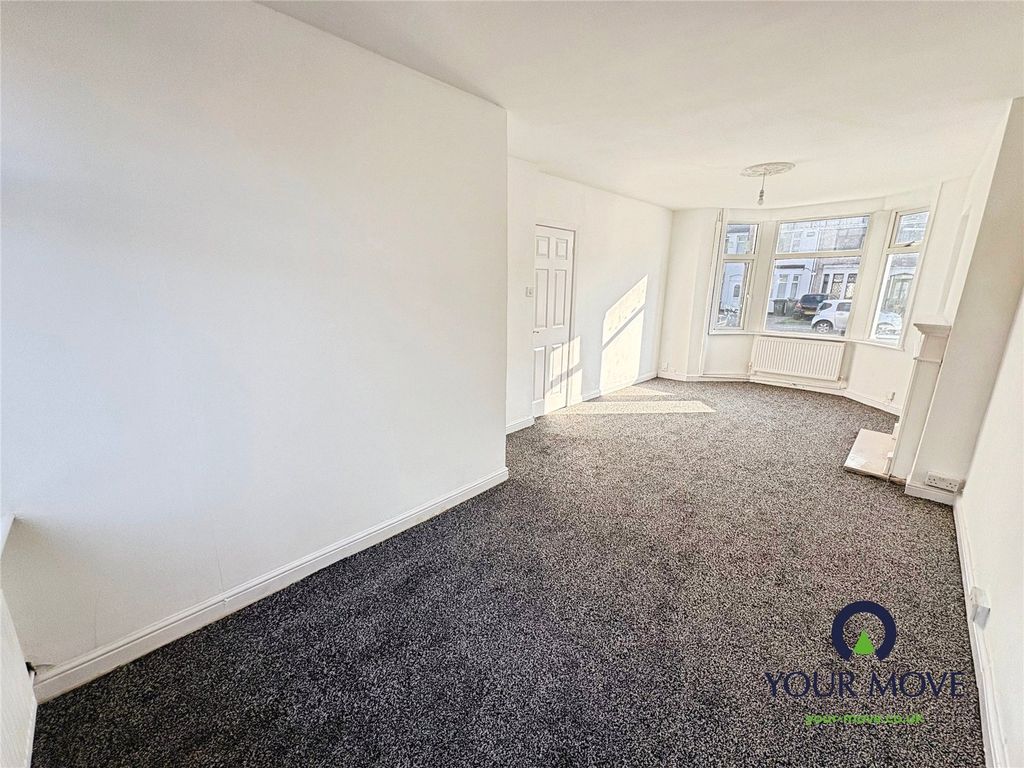 Property photo 2 of 14 Lounge No. 02